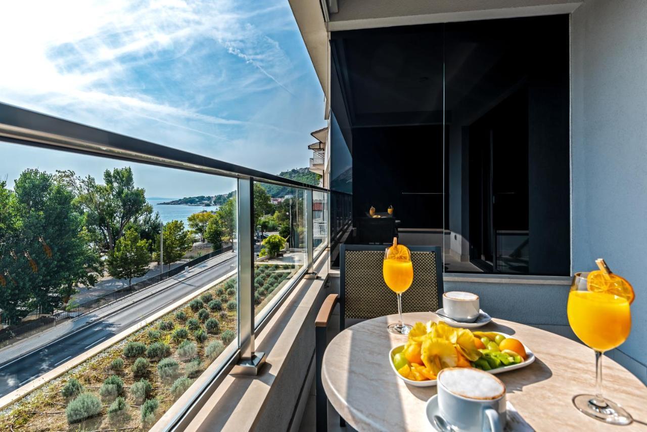 Hotel Plaza Duce Duće Exterior foto
